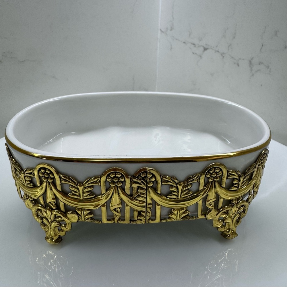 Vintage Stylebuilt Accessories Ceramic Dish w Ornate Gold Filigree Base USA